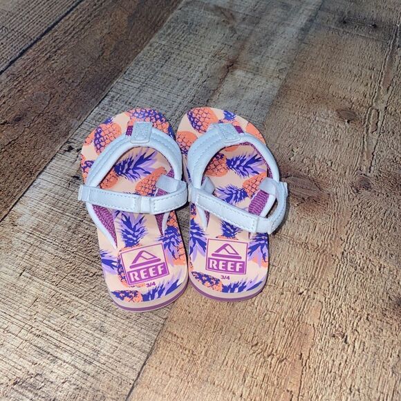 Reef Girls Little Ahi Sandals Coral Pineapple - Picture 2 of 10
